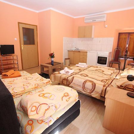 טרביניה Apartment Stari Grad חדר תמונה