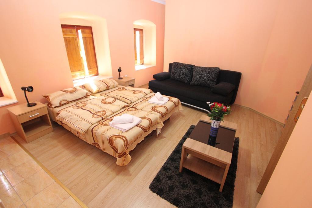 טרביניה Apartment Stari Grad חדר תמונה