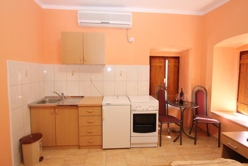 טרביניה Apartment Stari Grad חדר תמונה